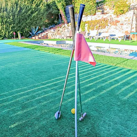 Gorgeous In * Santa Susanna