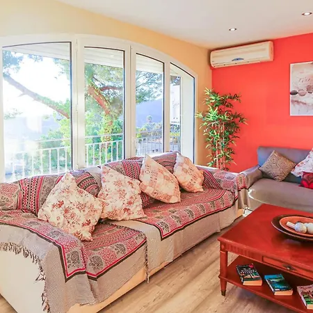 Gorgeous In سانتا سوزانا